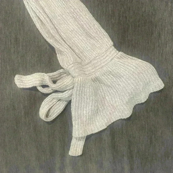 Lucky Brand Gray SOFT Ribbed Sweater with Tie-Sleeves - Size M - Picture 6 of 8